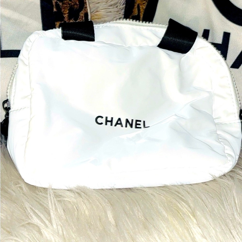 CHANEL White Cosmetic Bag! No call-outs!